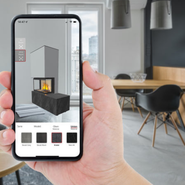 Eine Hand hält ein Smartphone, auf dem die neocube AR-App geöffnet ist.